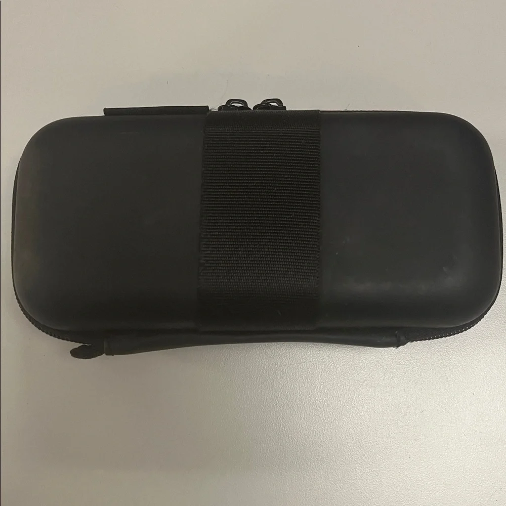 Luenx Black hard zip up Sunglasses Case with inside netting / preowned